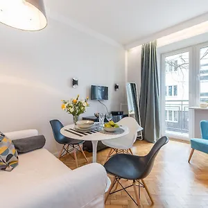  Apartament For Rent Center