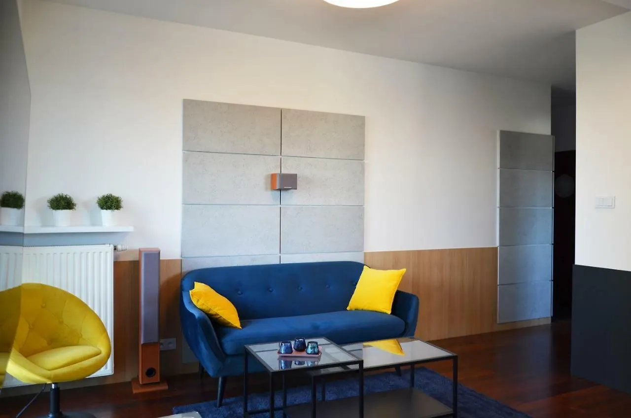 Aleja Wyscigowa 4C By Homeprime Warsaw 0*,